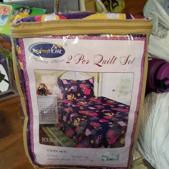 Quilt - Picture 3 of 3